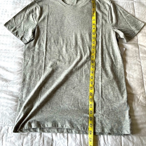 Gap Everyday Crewneck T-Shirt NWT Size Medium in Grey - Picture 14 of 15